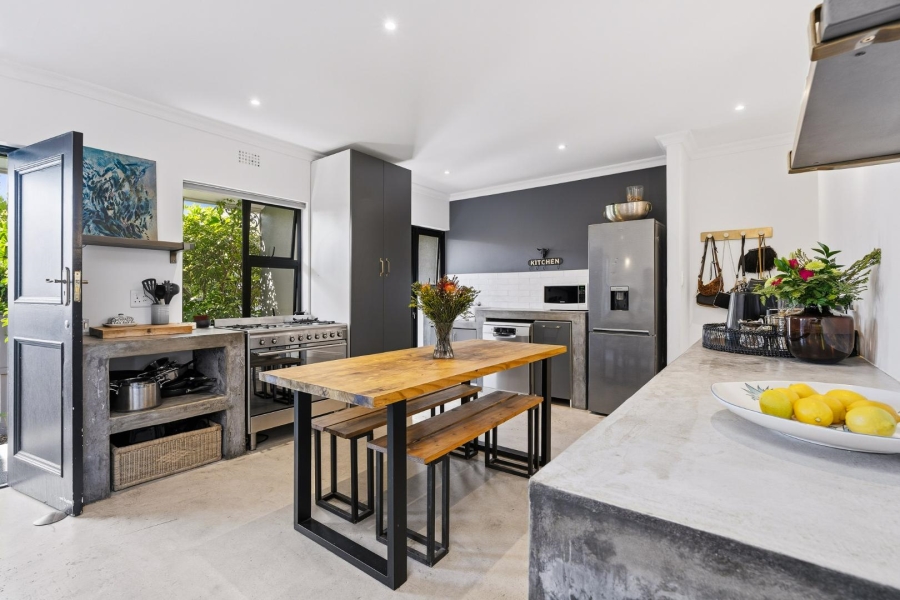 2 Bedroom Property for Sale in Lakeside Western Cape